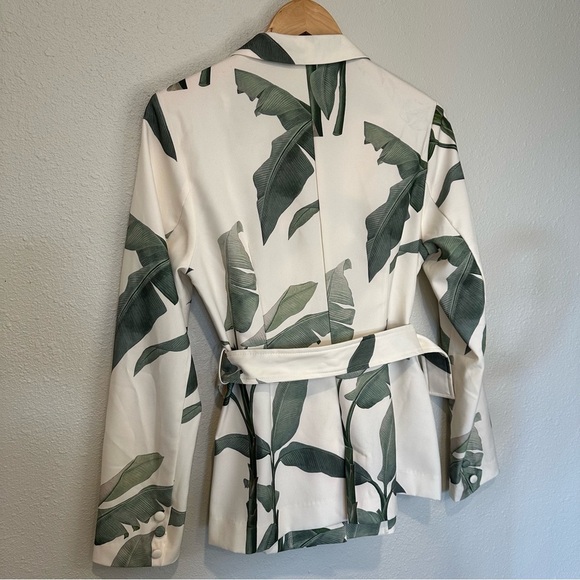 618 Palm Print Belted Blazer Jacket - Picture 12 of 16